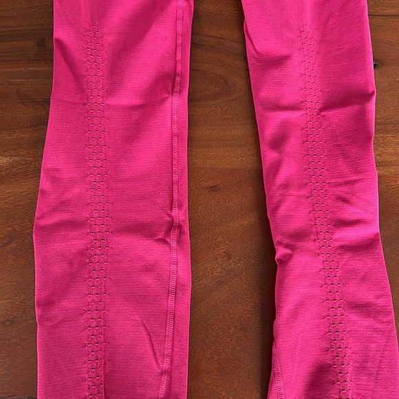 FP Movement High-Rise 7/8 Length Good Karma Legging XS/S raspberry - Picture 4 of 4